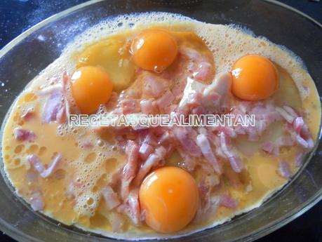 HUEVOS Y BACON AL HORNO