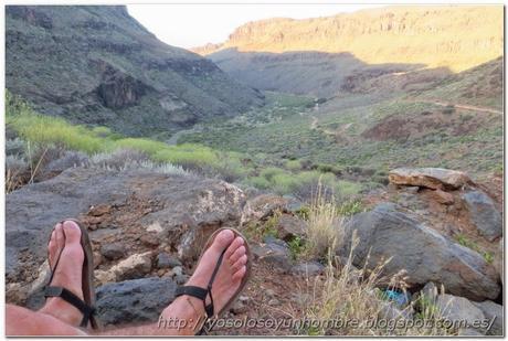 Mis pies mirando lo andado Mis pies mirando lo andado