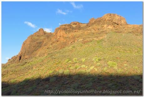 Sólo en medio de estos barrancos Sólo en medio de estos barrancos