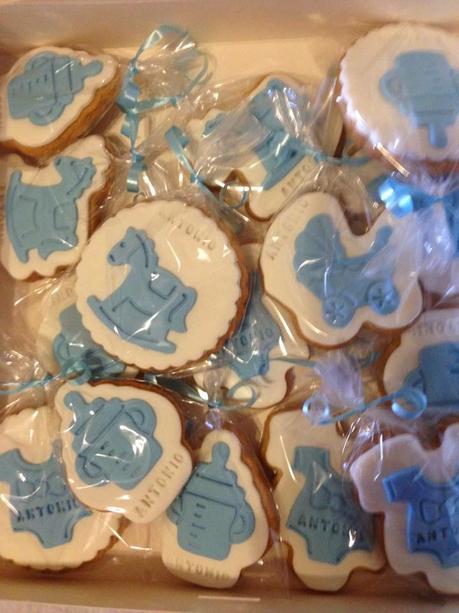 Galletas para bautizo de niño en fondant