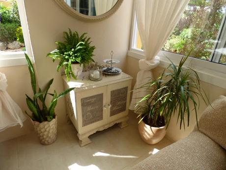 Mesita recogida en la calle