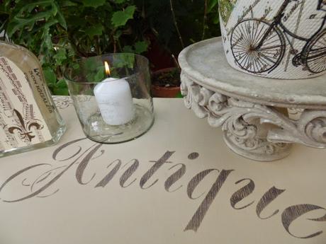 Mesita recogida en la calle