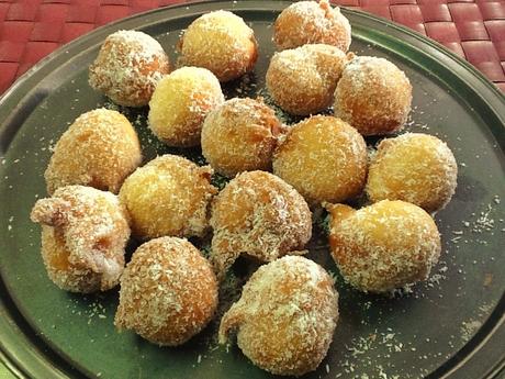 BUÑUELOS DE COCO