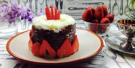 Bizcocho de fresas y plátano con crema de mantequilla