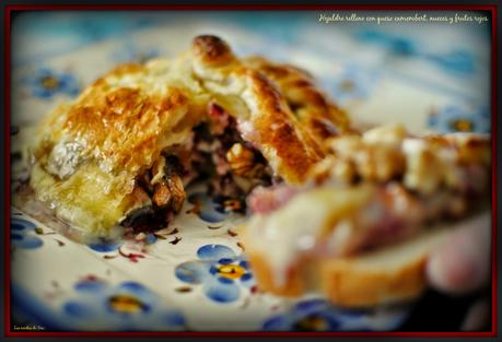 Hojaldre relleno con queso camembert  nueces y frutos rojos  tererecetas 04