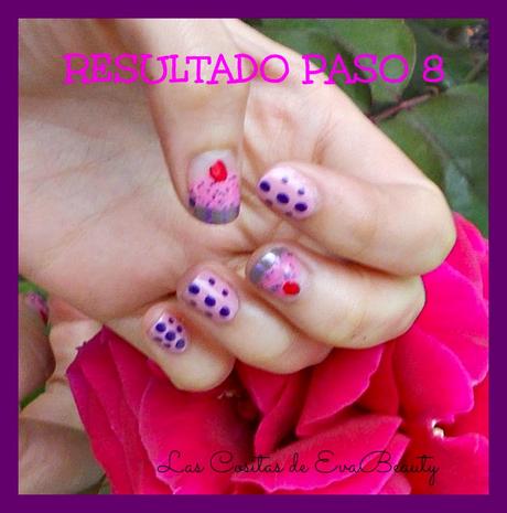 Mis manicuras (13): Manicura con puntos y Cupcake de fresa y chocolate.