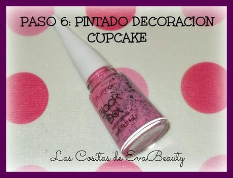 Mis manicuras (13): Manicura con puntos y Cupcake de fresa y chocolate.