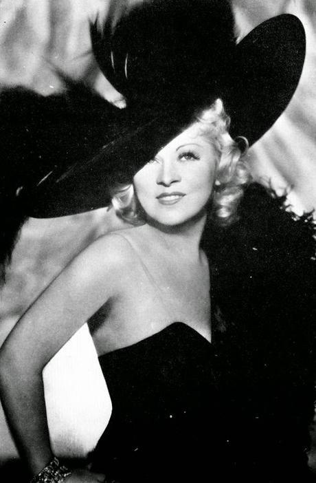 Old Hollywood: Mae West, 17 curiosidades y sus 25 frases más célebres