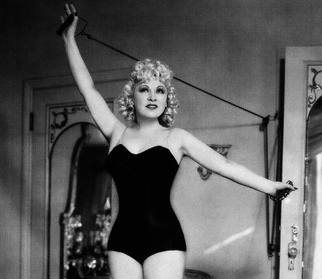 Old Hollywood: Mae West, 17 curiosidades y sus 25 frases más célebres