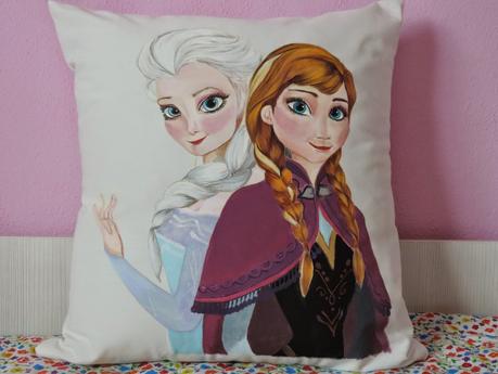 COJIN FROZEN DISNEY PINTADO A MANO