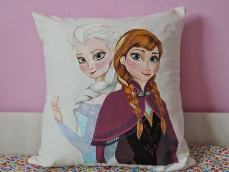 COJIN FROZEN DISNEY PINTADO A MANO