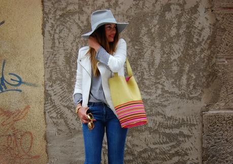 gLORIACA hUERTANO + fLARED jEANS #nOUNIFORMES