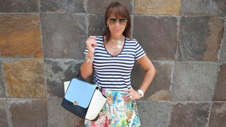 Cómo mezclar rayas con flores - Looks