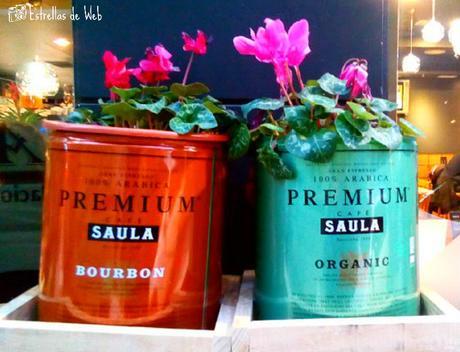 Proyecto fotográfico de la A a la Z - Con L de Latas reutilizadas como Tiestos Proyecto fotográfico de la A a la Z - Con L de Latas reutilizadas como Tiestos