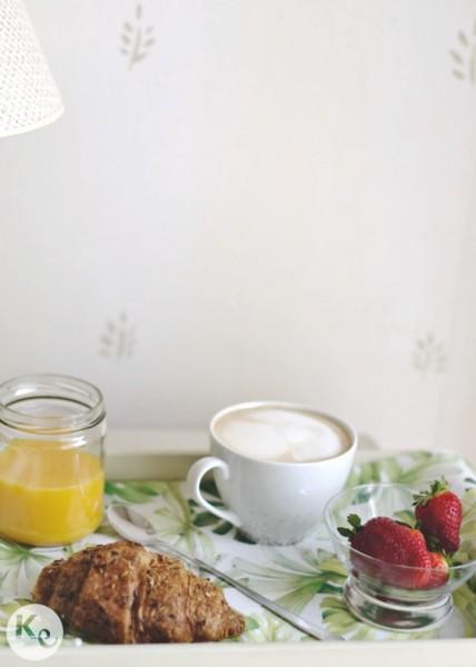 Anatomía del perfecto desayuno en la cama/ Anatomy of a perfect breakfast in bed The anatomy of a perfect breakfast in bed