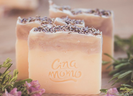 Jabón artesanal de Cinamomo Jabón artesanal de Cinamomo