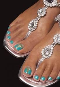 manicura-y-pedicura-pv-2014-azul-turquesa-decorado