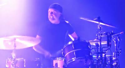 Vídeo: Lars Ulrich toca la batería con Royal Blood en directo