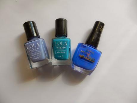 Busca tu pantone: Azules (look y manicura)