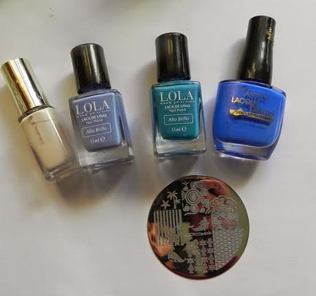 Busca tu pantone: Azules (look y manicura)