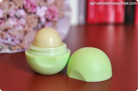 Imagen 5 del bálsamo labial de melón Honeysuckle / Honeydew de EOS