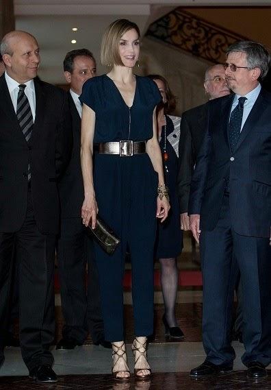 Dña. Letizia, reina del glamour en unos premios literarios