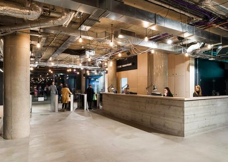 Residencia juvenil en Londres diseñada para disfrutar de las estancias comunes.