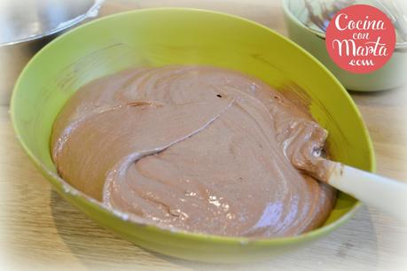 Receta hecha con olla GM, bizcocho de chocolate casero. Fácil, rápido y sencillo. Cocina con Marta.