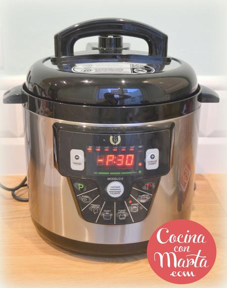 Receta hecha con olla GM, bizcocho de chocolate casero. Fácil, rápido y sencillo. Cocina con Marta.