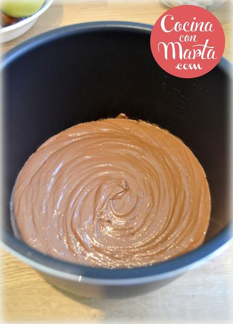 Receta hecha con olla GM, bizcocho de chocolate casero. Fácil, rápido y sencillo. Cocina con Marta.