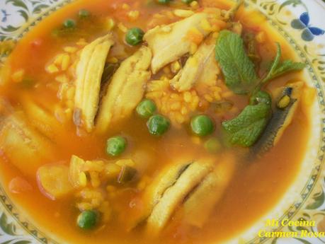 CAZUELA DE ARROZ CALDOSO CON BOQUERONES Y CHICHAROS