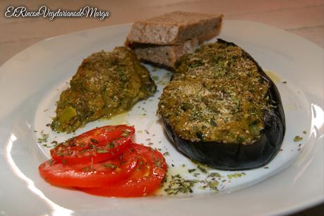 Berenjenas rellenas de verduras y aguacate