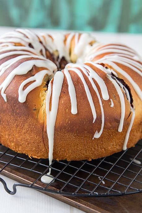 Rosca de chocolate y naranjas confitadas