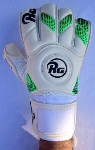RG comienza a mostrar sus nuevos guantes RG Pluja