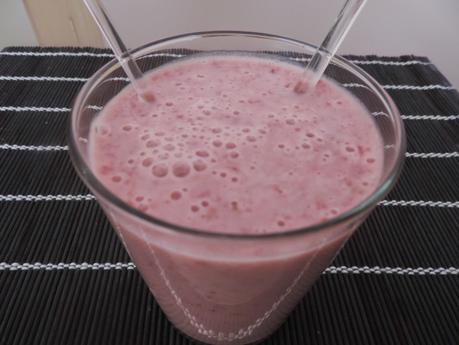 BATIDO DE FRESA Y PLATANO