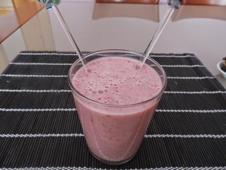 BATIDO DE FRESA Y PLATANO