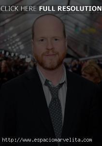 A Joss Whedon le da pena no poder dirigir a Spiderman en Avengers: Infinity War Joss Whedon En la Premiere de Los Vengadores