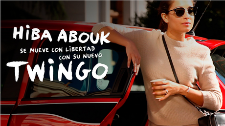 Hiba Abouk recorre la ciudad con Twingo