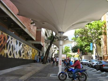 EL RECREO - Continúan sin iluminación algunos sectores en Bulevar Sabana Grande