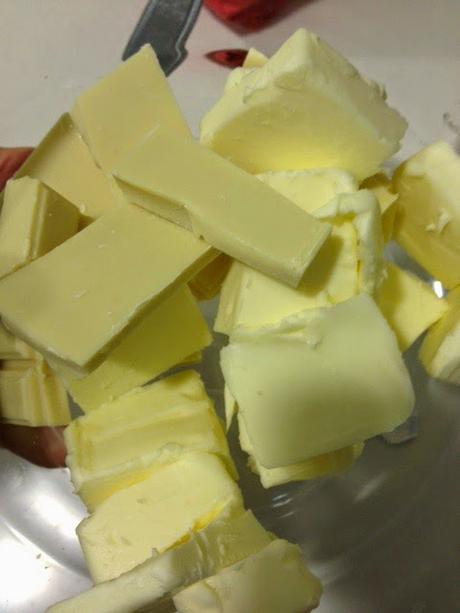 BIZCOCHO DE FRAMBUESAS Y CHOCOLATE BLANCO