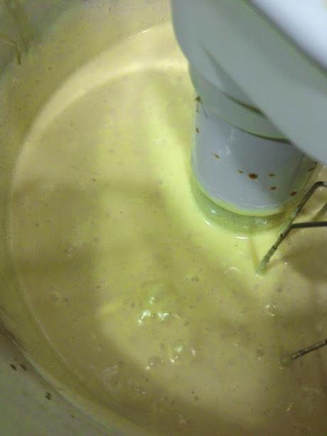 BIZCOCHO DE FRAMBUESAS Y CHOCOLATE BLANCO