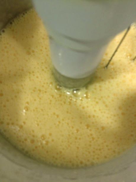 BIZCOCHO DE FRAMBUESAS Y CHOCOLATE BLANCO