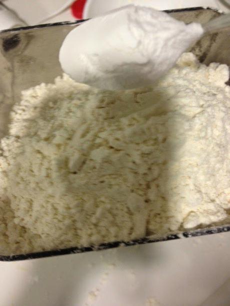 BIZCOCHO DE FRAMBUESAS Y CHOCOLATE BLANCO