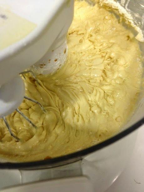 BIZCOCHO DE FRAMBUESAS Y CHOCOLATE BLANCO