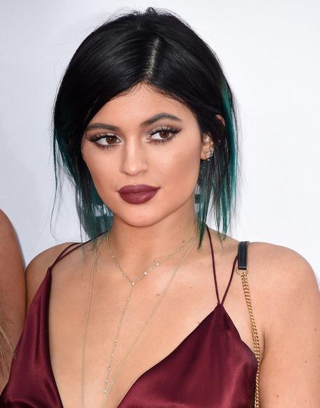 Kylie-Jenner-Makeup-2014-American-Music-Awards