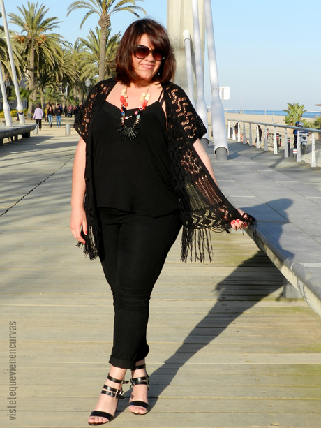 Soy una chica Curvy y no visto de negro (pero hoy sí) · Outfit