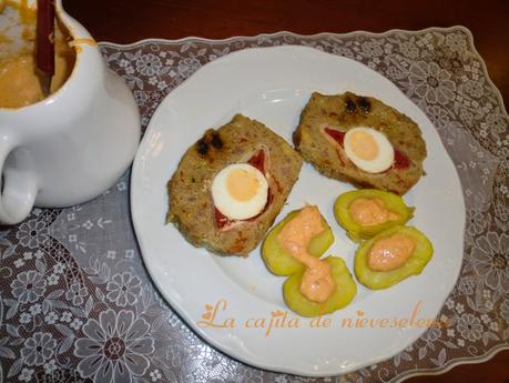 Pastel de ternera y jamón relleno de huevos y pimientos del piquillo