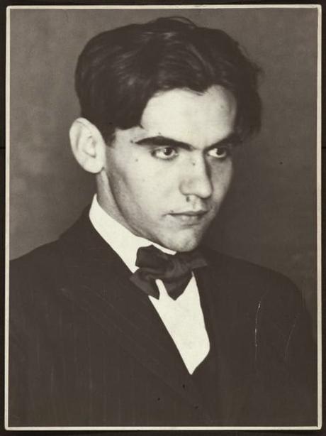 García Lorca fue asesinado por socialista, masón y homosexual