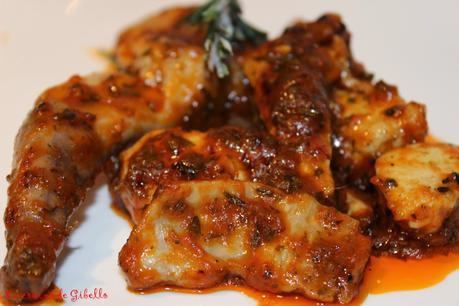 Conejo en salsa de tomate