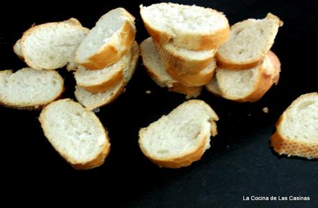 Aperitivo: Tosta de Romesco y Espárragos